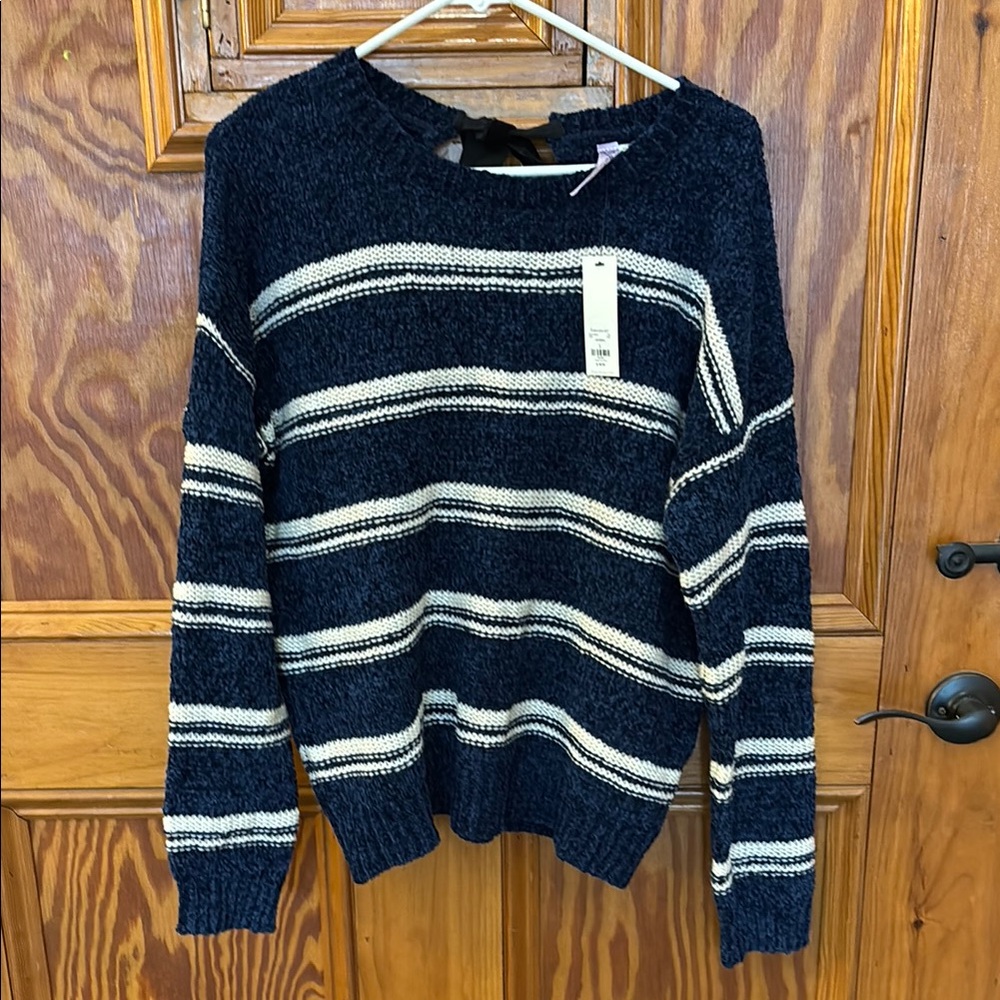 NWT Alya large chenille Navy and White Striped Sweater